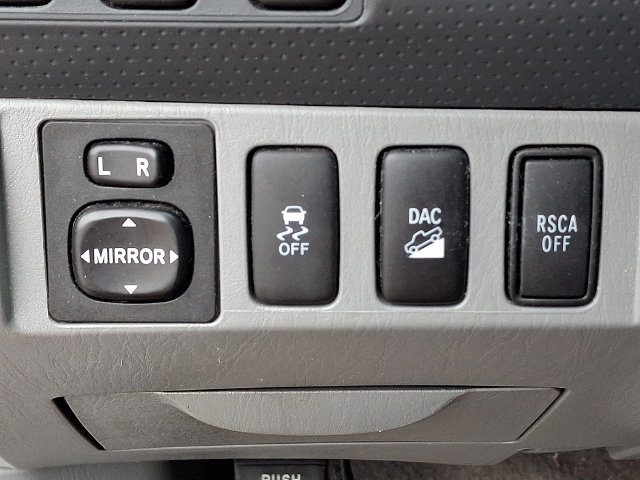 Used 2011 Toyota Tacoma 4x4 Access Cab V6 w/ TRD Off-Road Pkg image 16