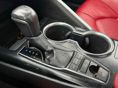 Used 2019 Toyota Camry XSE image 16