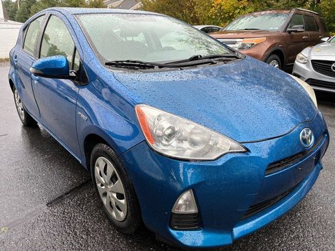 Used 2014 Toyota Prius C image 3