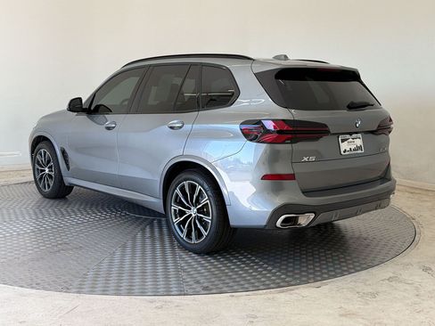 Used 2024 BMW X5 xDrive40i w/ M Sport Package AWD/4WD image 3