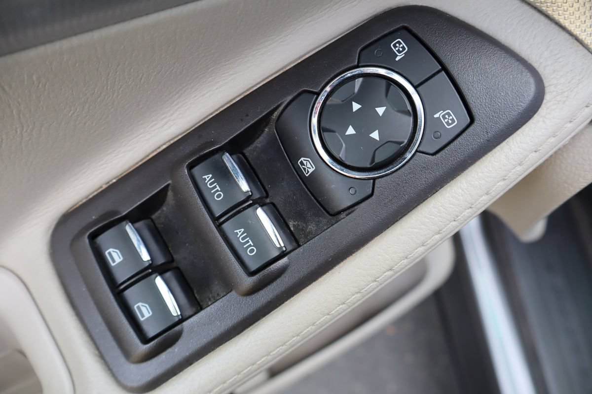 Used 2012 Ford Explorer XLT FWD image 29