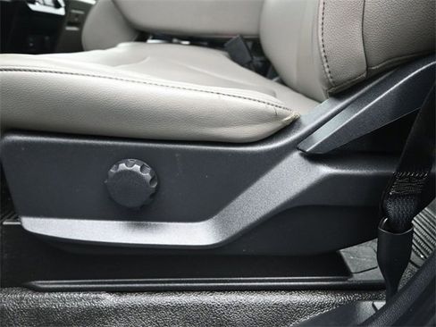 Used 2022 Ford F250 XL w/ Power Equipment Group image 7