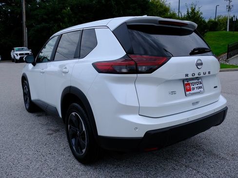 Used 2025 Nissan Rogue SV AWD/4WD image 5