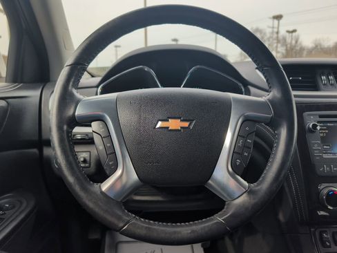 Used 2015 Chevrolet Traverse LT image 11