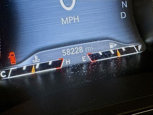 Used 2019 Jeep Cherokee Trailhawk AWD/4WD image 19
