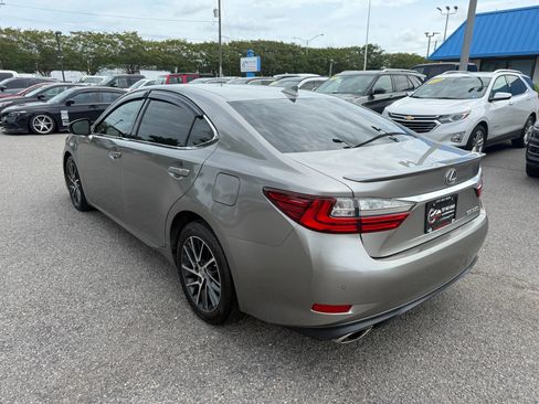 Used 2016 Lexus ES 350 w/ Navigation System Package FWD image 10