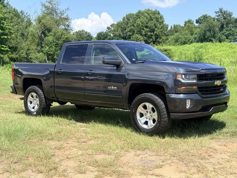Used 2018 Chevrolet Silverado 1500 LT w/ Texas Edition AWD/4WD image 7