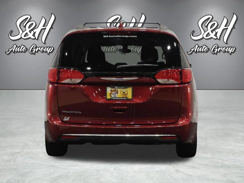 Used 2017 Chrysler Pacifica Touring-L FWD image 19