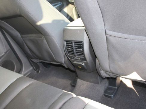 Used 2016 Ford Escape SE w/ Equipment Group 201A image 19