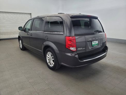 Used 2019 Dodge Grand Caravan SXT image 5