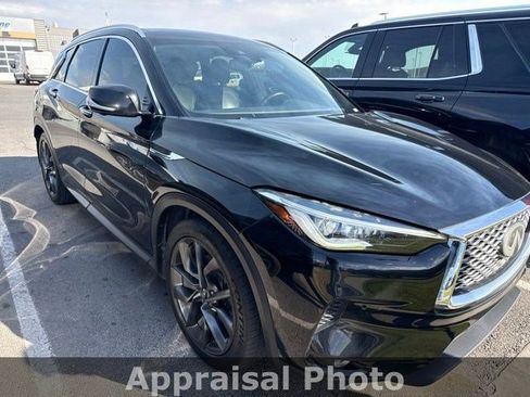 Used 2019 INFINITI QX50 Essential w/ Sensory Package AWD/4WD image 3