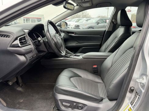 Used 2024 Toyota Camry SE w/ Convenience Package image 16