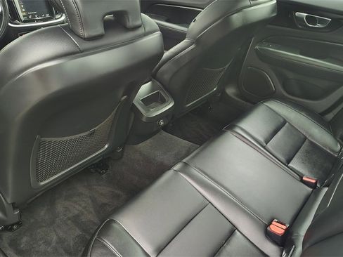 Used 2020 Volvo S60 T5 Momentum image 26