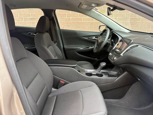 Used 2023 Chevrolet Malibu LT FWD image 25