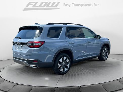 Used 2025 Honda Pilot Black Edition image 7