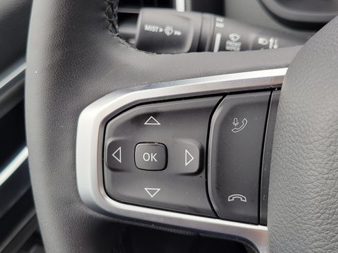 Used 2025 RAM 2500 Big Horn AWD/4WD image 13