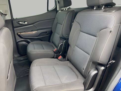 Used 2023 GMC Acadia SLE w/ Driver Convenience Package image 29