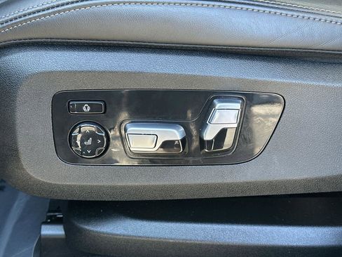 Used 2022 BMW X6 M50i w/ Executive Package image 23