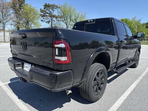 Used 2022 RAM 2500 Laramie w/ Night Edition AWD/4WD image 5
