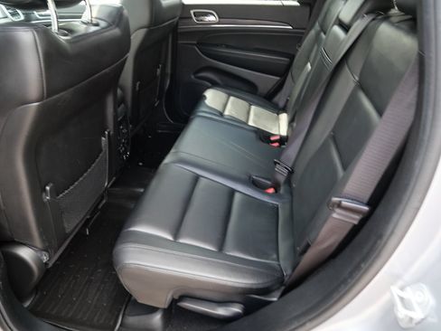 Used 2020 Jeep Grand Cherokee Limited AWD/4WD image 22