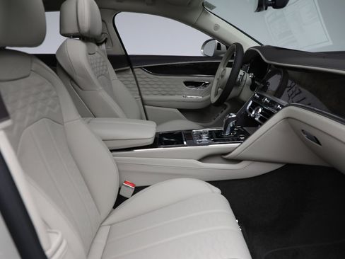 New 2025 Bentley Flying Spur Plug-In Hybrid image 25