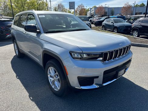 New 2025 Jeep Grand Cherokee L Laredo image 8