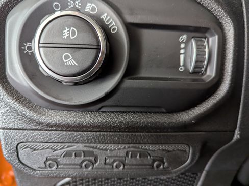 New 2025 Jeep Gladiator Sport image 12