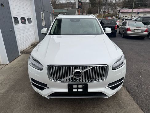 Used 2017 Volvo XC90 T6 Inscription w/ Vision Package image 2