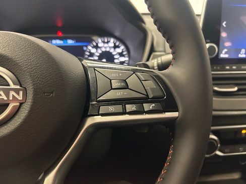 Used 2025 Nissan Altima 2.5 SR image 11