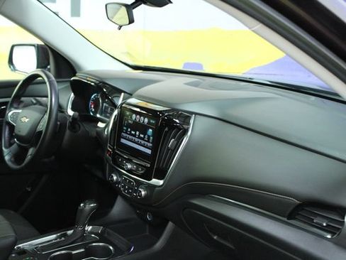 Used 2018 Chevrolet Traverse LT FWD image 12