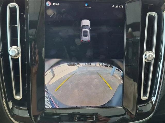 Used 2023 Volvo XC40 B5 Plus w/ Driver Assist Package AWD/4WD image 14