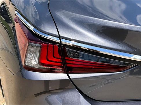 Used 2019 Lexus ES 350 w/ Accessory Package 2 FWD image 29
