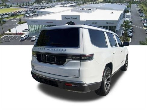 Certified 2022 Jeep Grand Wagoneer Series I AWD/4WD image 5