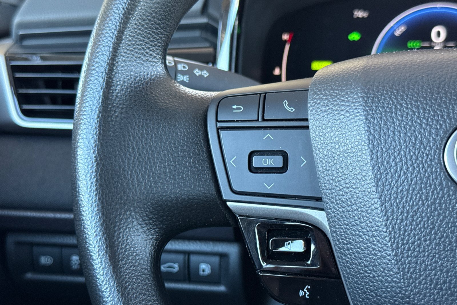 Certified 2025 Toyota Camry LE FWD image 28