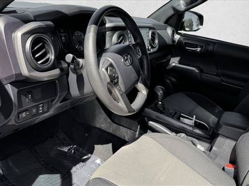Used 2023 Toyota Tacoma TRD Off-Road w/ Black Out Package (TMS) AWD/4WD image 11
