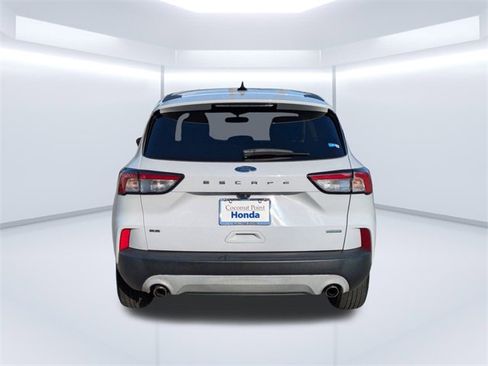 Used 2020 Ford Escape SE image 5