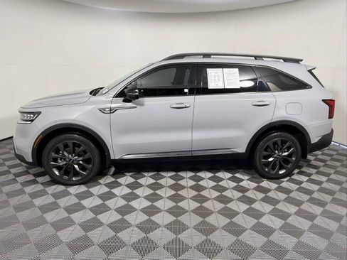 Used 2023 Kia Sorento SX Prestige image 3
