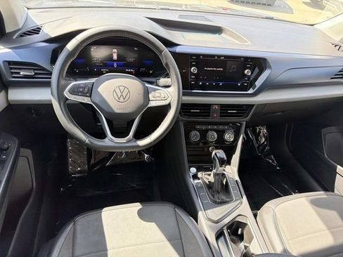 Certified 2023 Volkswagen Taos SE FWD image 8