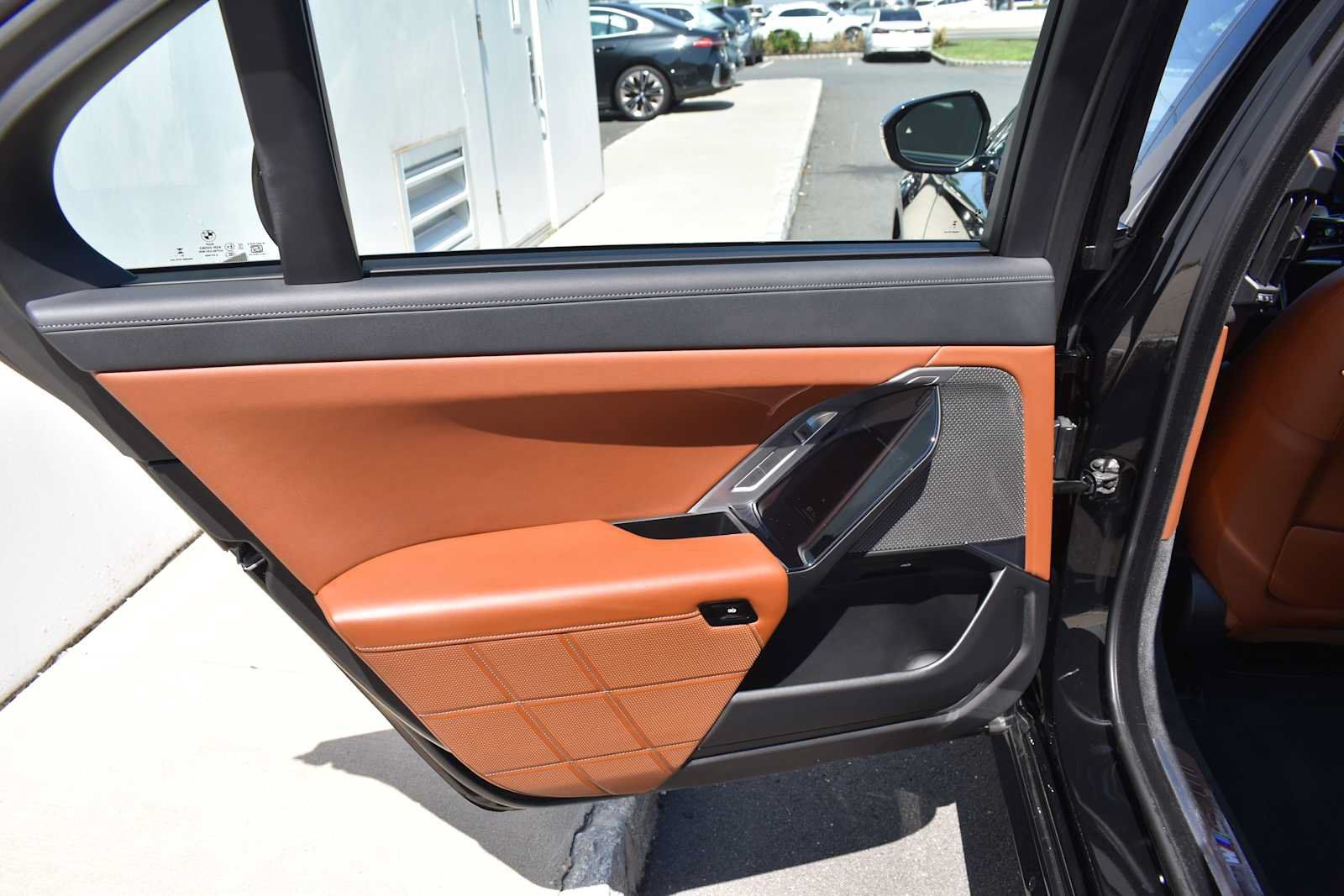 Used 2024 BMW 760i xDrive w/ Executive Package AWD/4WD image 10