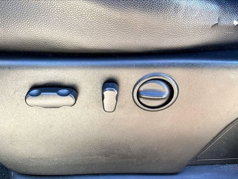 Used 2010 GMC Sierra 1500 SLT image 30