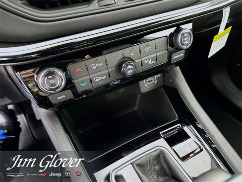 New 2026 Jeep Compass Latitude image 33