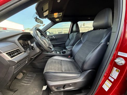 Used 2024 Mitsubishi Outlander SE FWD image 11