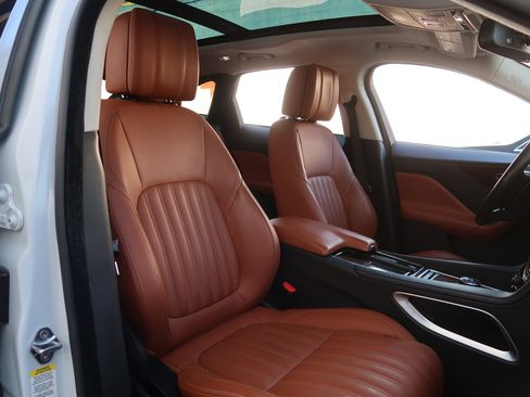 Used 2018 Jaguar F-PACE Portfolio image 13