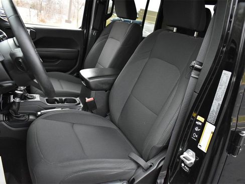 Certified 2022 Jeep Gladiator Willys image 14