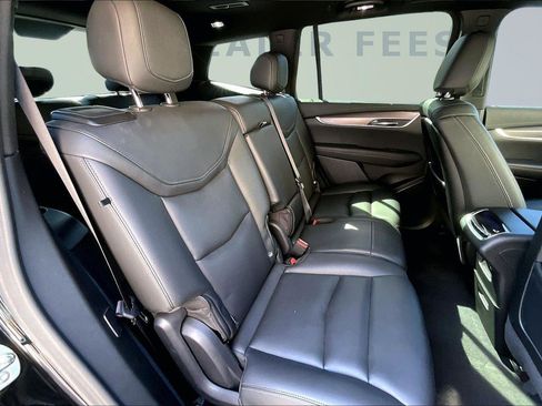 Used 2024 Cadillac XT6 Luxury FWD image 24