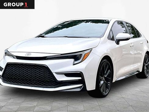 Used 2024 Toyota Corolla SE FWD image 1