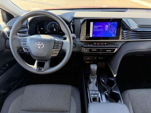 Certified 2025 Toyota Camry LE image 27