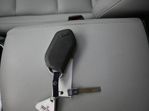 Used 2024 Kia Telluride S w/ S Sunroof Package FWD image 21
