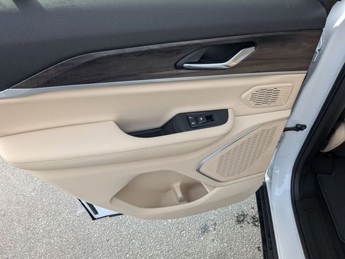 New 2026 Jeep Grand Cherokee Limited AWD/4WD image 24