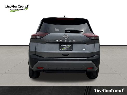 Used 2023 Nissan Rogue SV FWD image 6